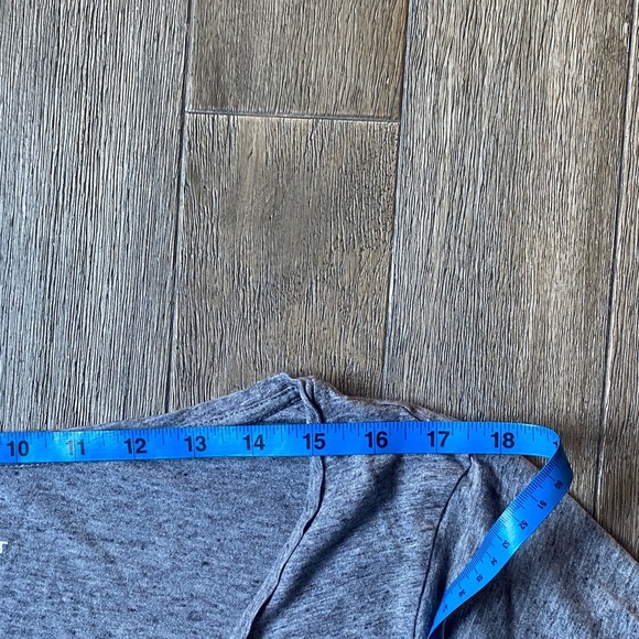 LOFT Heather Gray Short Sleeve Tee - Picture 3 of 5